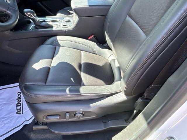 used 2023 Chevrolet Traverse car, priced at $37,494