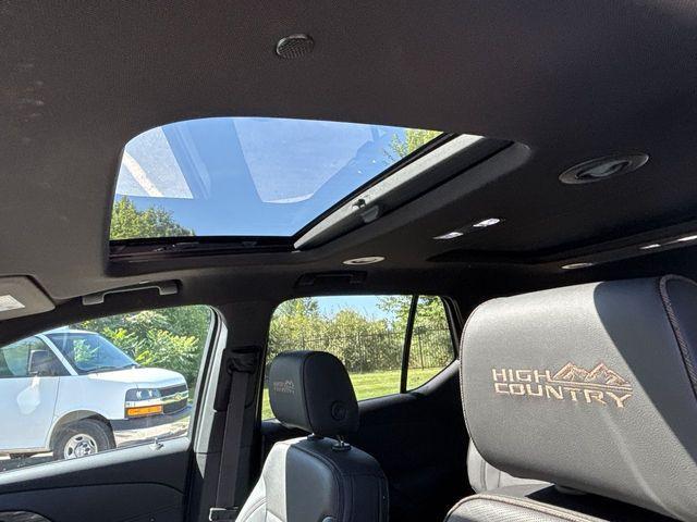 used 2023 Chevrolet Traverse car, priced at $37,494