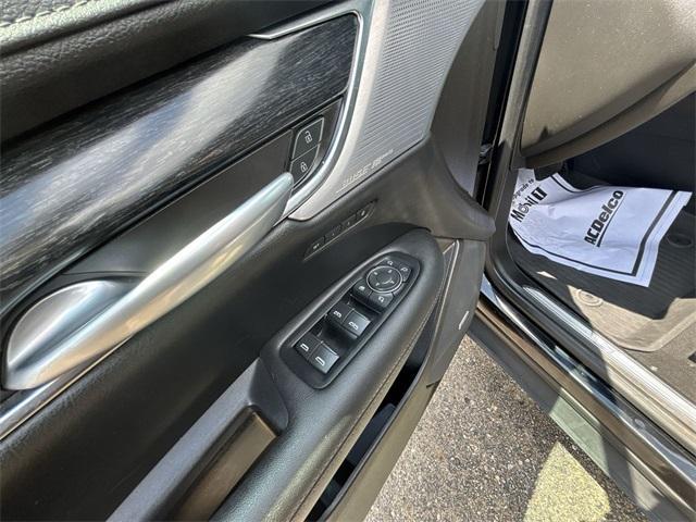 used 2023 Cadillac XT5 car, priced at $30,990