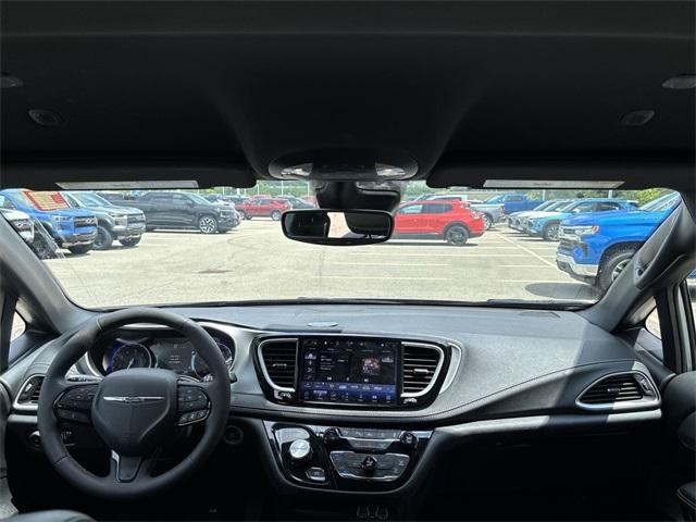 used 2023 Chrysler Pacifica car, priced at $32,990