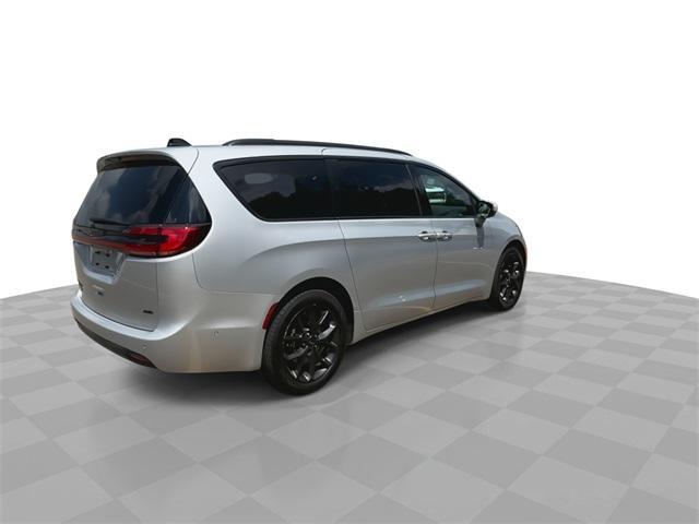 used 2023 Chrysler Pacifica car, priced at $32,990
