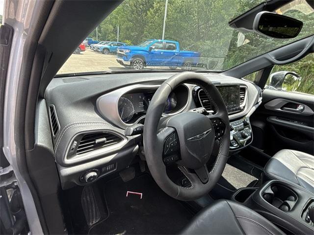used 2023 Chrysler Pacifica car, priced at $32,990