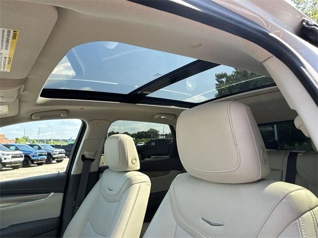 used 2022 Cadillac XT5 car, priced at $29,500