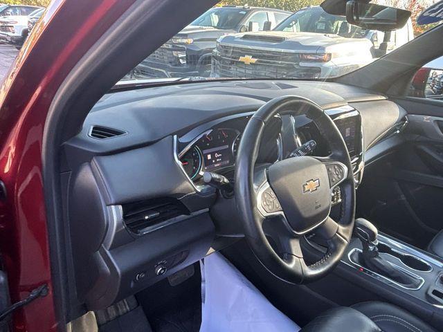 used 2023 Chevrolet Traverse car, priced at $32,048