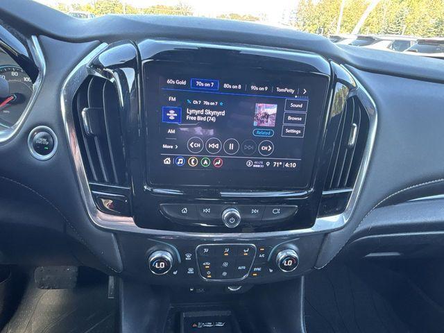 used 2023 Chevrolet Traverse car, priced at $32,995