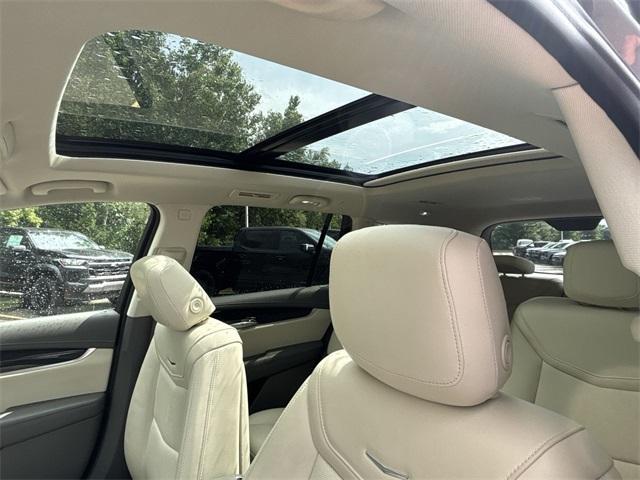 used 2024 Cadillac XT6 car, priced at $46,995