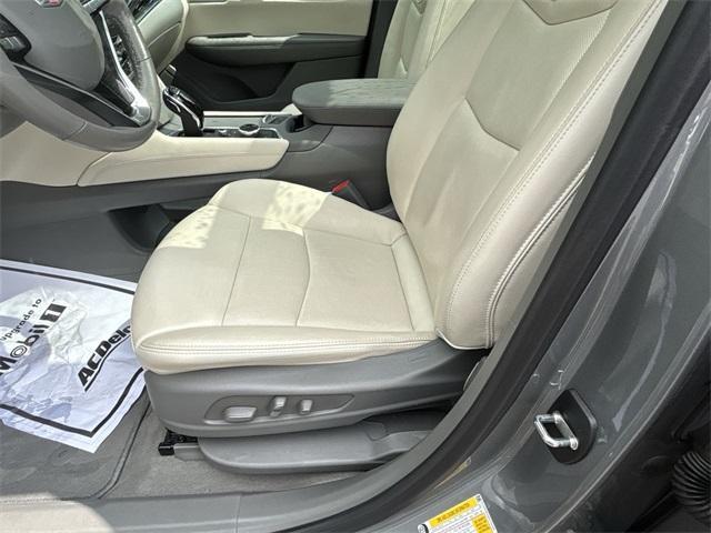 used 2024 Cadillac XT6 car, priced at $46,995