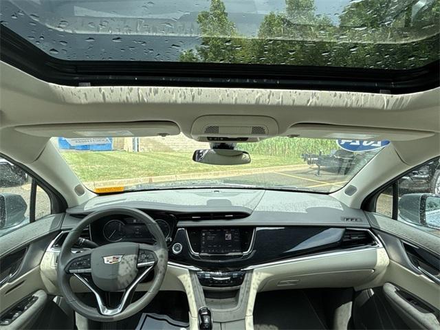 used 2024 Cadillac XT6 car, priced at $46,995