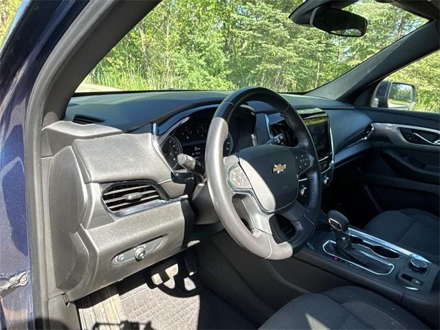 used 2022 Chevrolet Traverse car, priced at $28,990