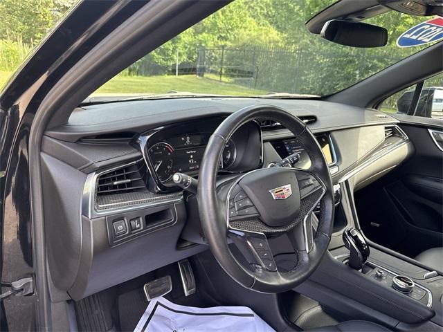 used 2022 Cadillac XT5 car, priced at $35,990