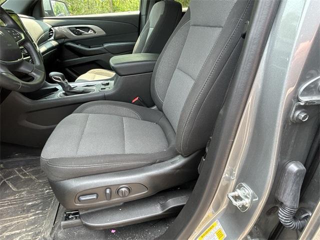used 2023 Chevrolet Traverse car, priced at $35,990