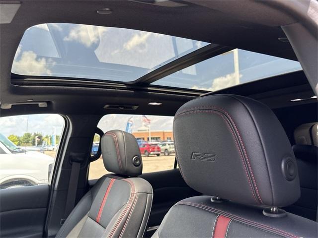 used 2024 Chevrolet Traverse car, priced at $53,990