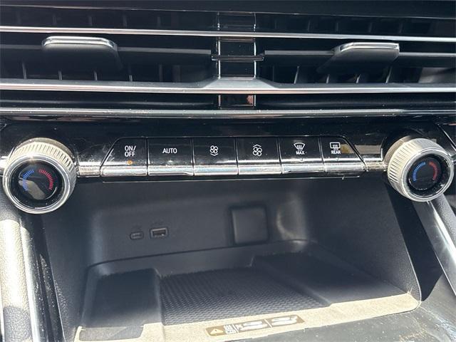 used 2024 Chevrolet Traverse car, priced at $53,990