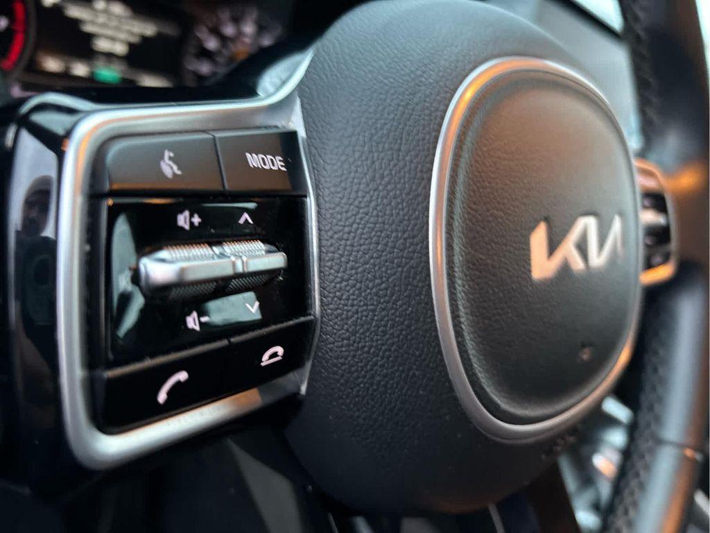used 2022 Kia Sorento car, priced at $22,905
