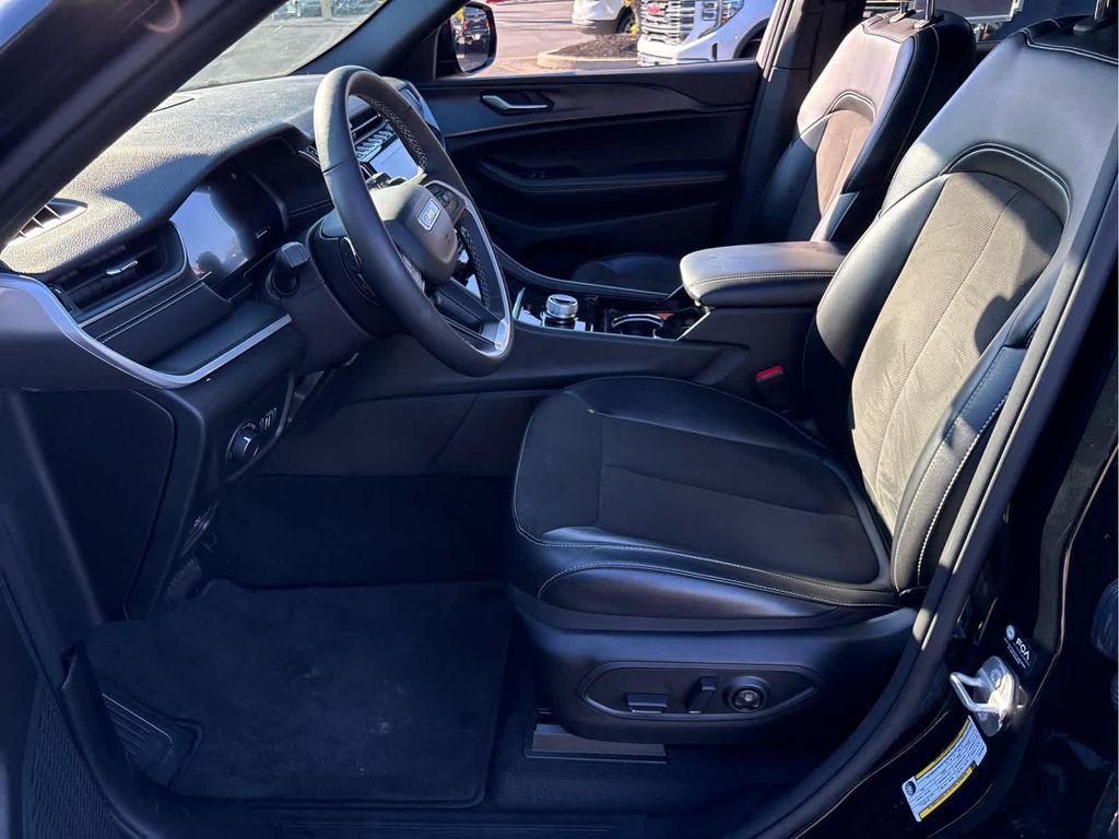 used 2023 Jeep Grand Cherokee car, priced at $32,177