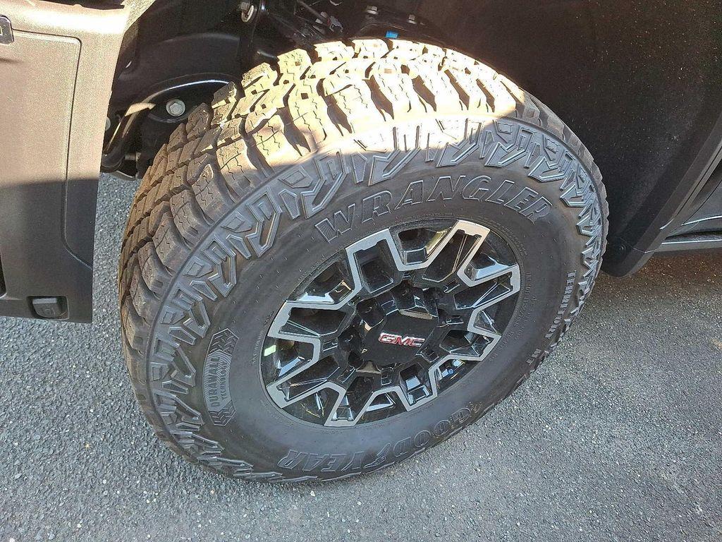 new 2026 GMC Sierra 2500 car, priced at $93,304
