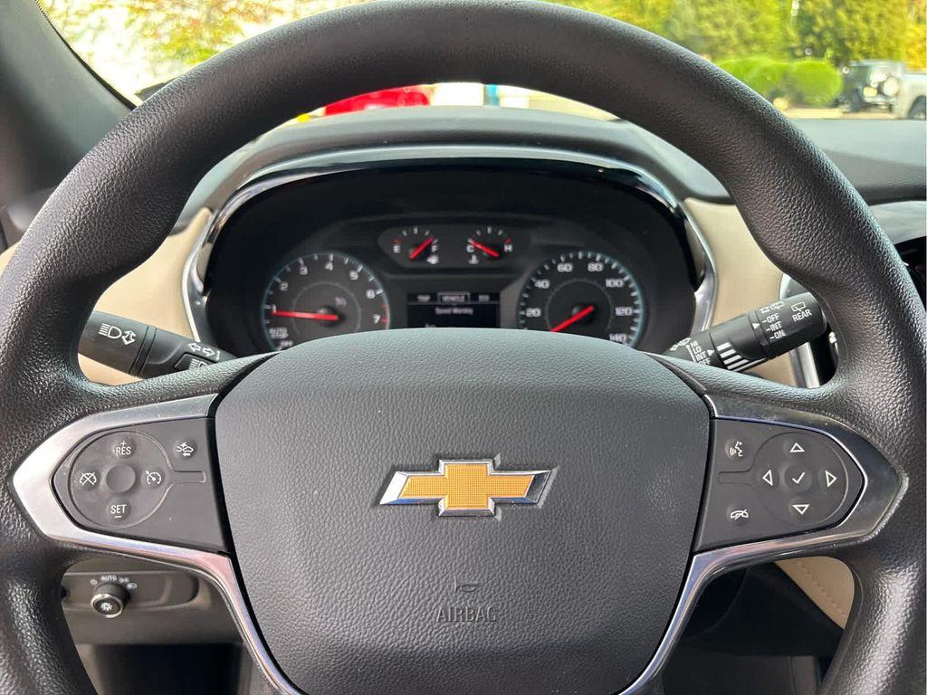 used 2023 Chevrolet Traverse car, priced at $19,996