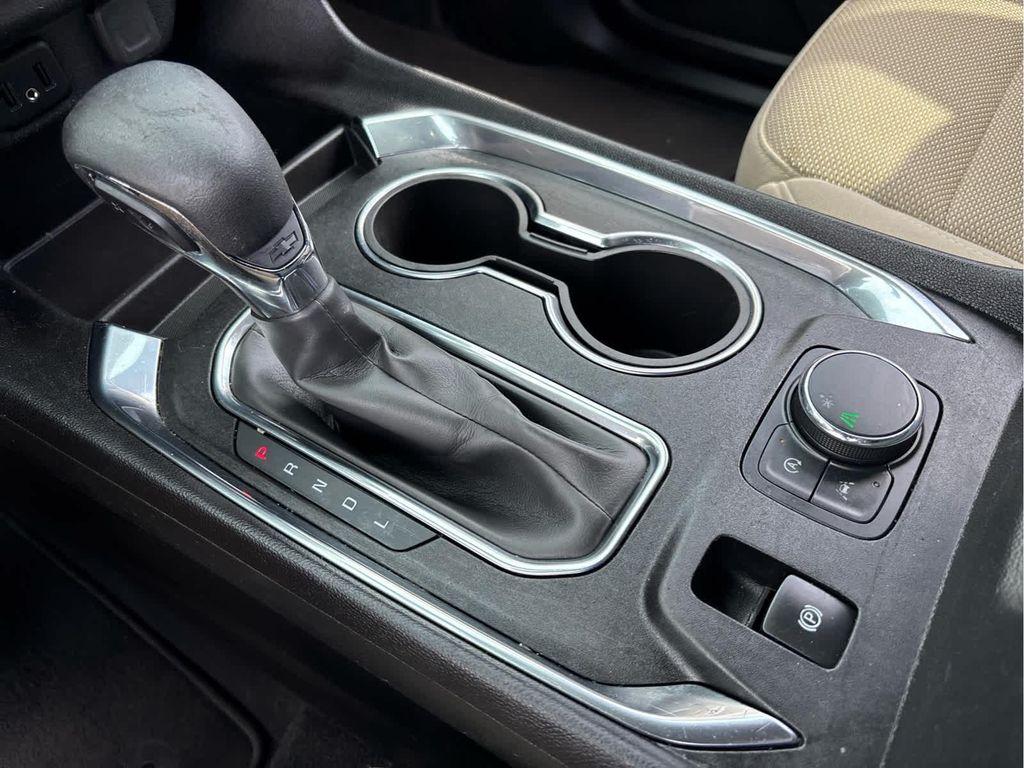 used 2023 Chevrolet Traverse car, priced at $19,996