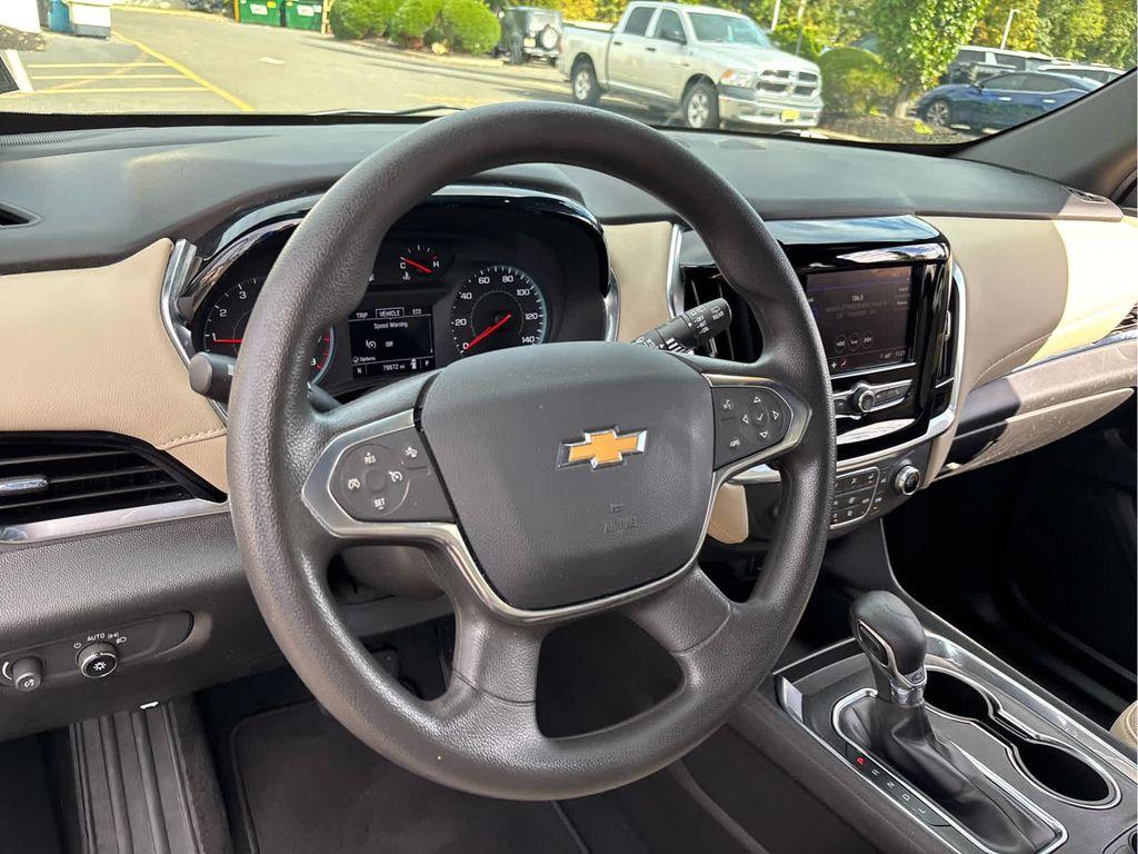 used 2023 Chevrolet Traverse car, priced at $19,996