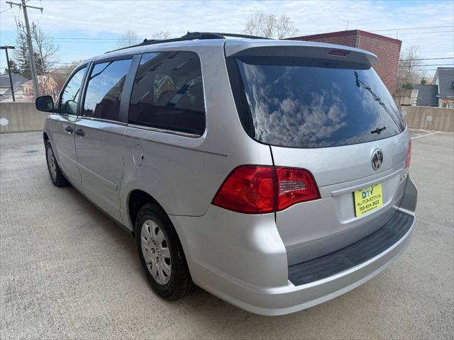 used 2009 Volkswagen Routan car, priced at $3,995