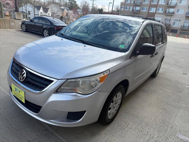 used 2009 Volkswagen Routan car, priced at $3,995