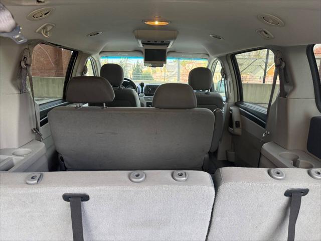 used 2009 Volkswagen Routan car, priced at $3,995