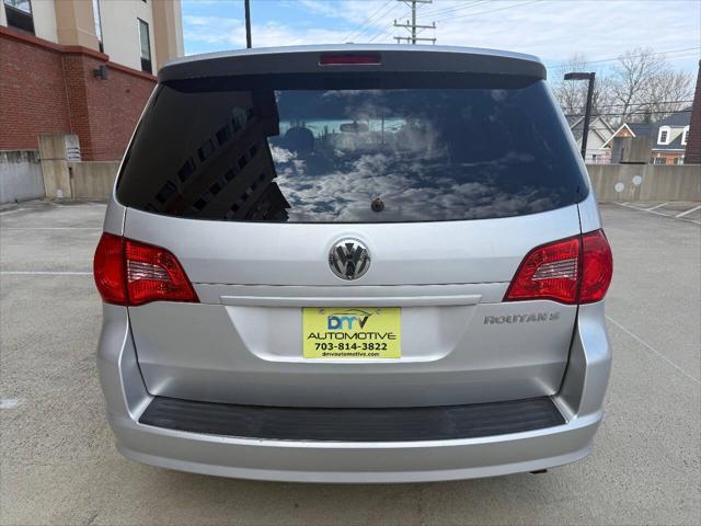 used 2009 Volkswagen Routan car, priced at $3,995