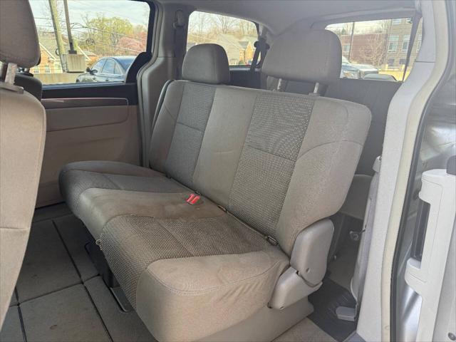 used 2009 Volkswagen Routan car, priced at $3,995