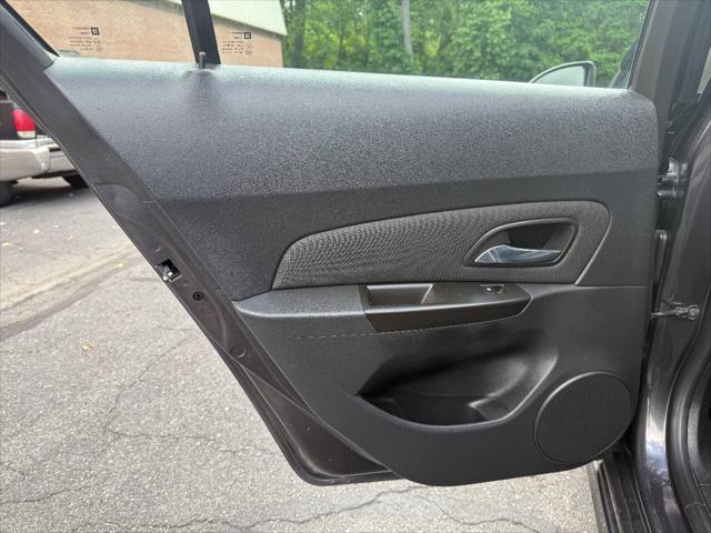 used 2014 Chevrolet Cruze car, priced at $6,495