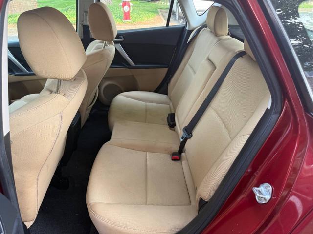 used 2011 Mazda Mazda3 car, priced at $5,495