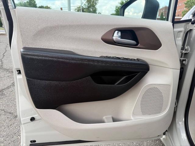 used 2017 Chrysler Pacifica car, priced at $14,995