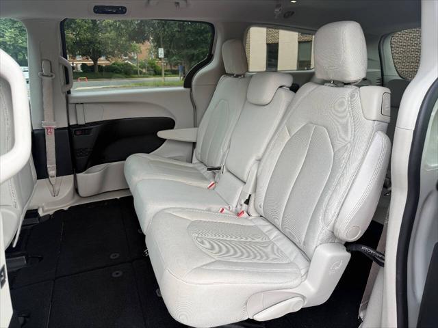 used 2017 Chrysler Pacifica car, priced at $14,995
