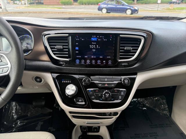 used 2017 Chrysler Pacifica car, priced at $14,995