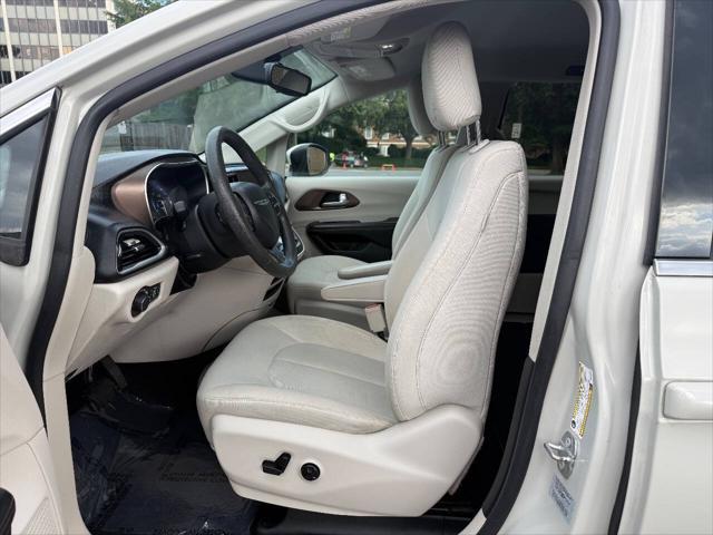 used 2017 Chrysler Pacifica car, priced at $14,995