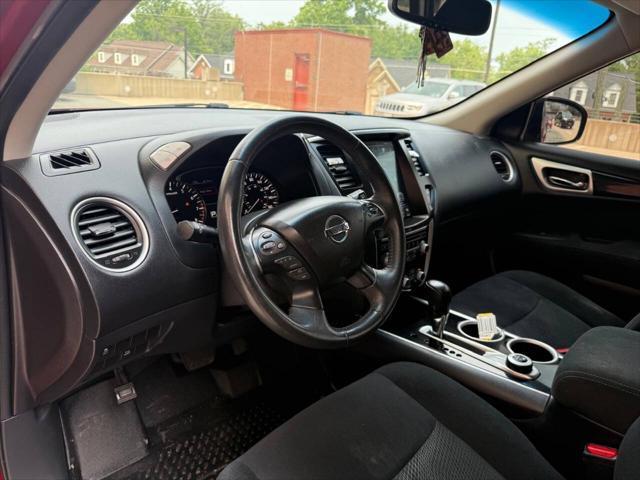 used 2015 Nissan Pathfinder car, priced at $9,995
