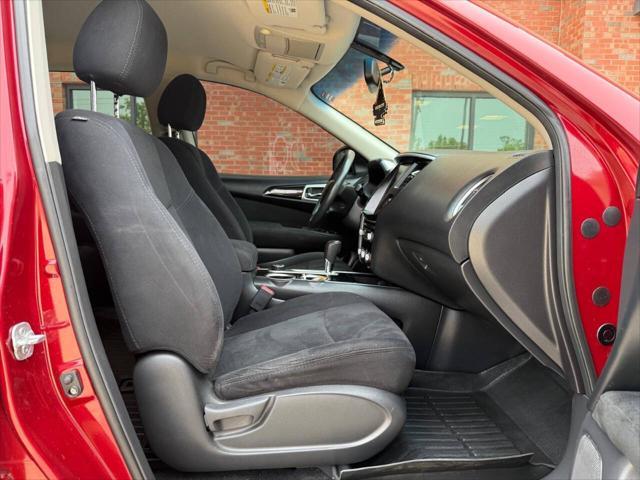 used 2015 Nissan Pathfinder car, priced at $9,995