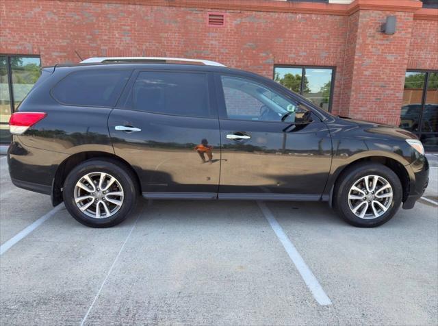 used 2014 Nissan Pathfinder car, priced at $8,495