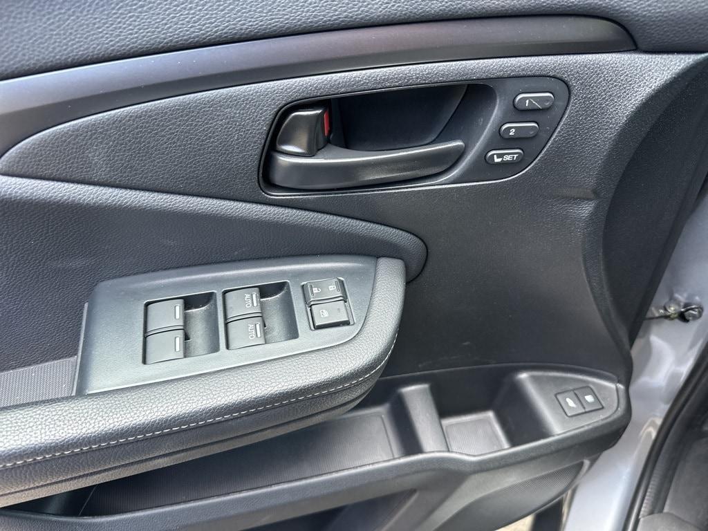 used 2022 Honda Passport car, priced at $33,888