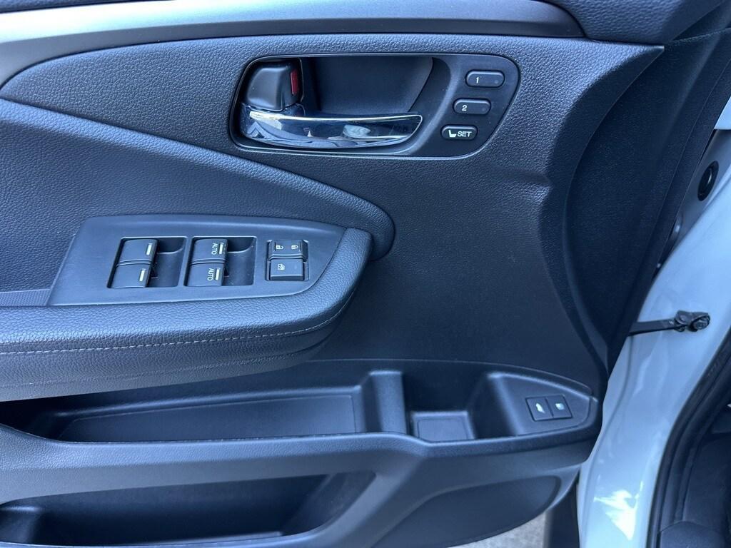 used 2021 Honda Pilot car, priced at $30,888