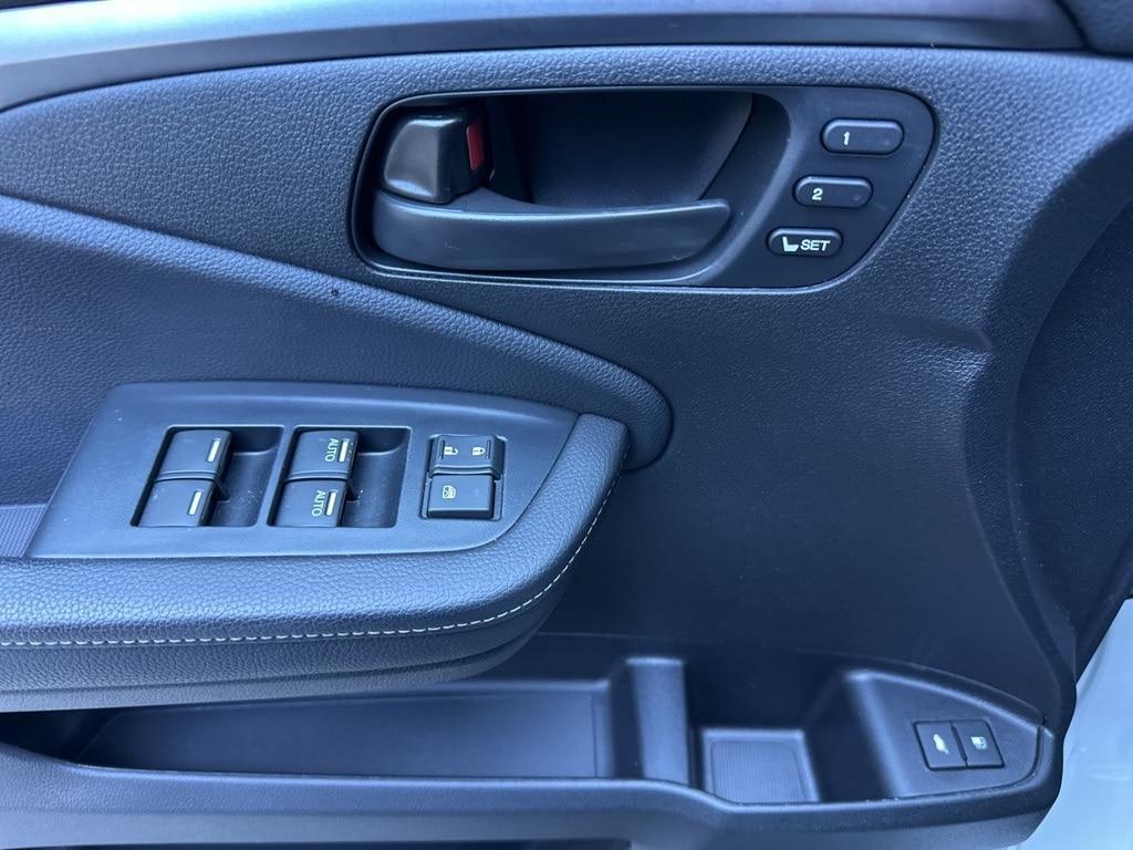 used 2022 Honda Passport car, priced at $32,888