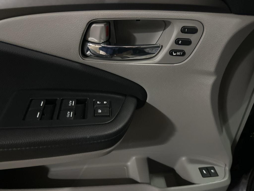 used 2022 Honda Pilot car, priced at $33,888