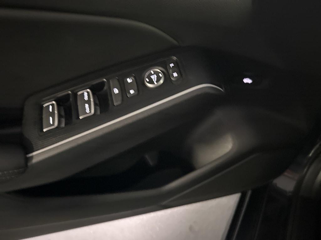 used 2025 Honda Civic Hybrid car, priced at $30,888