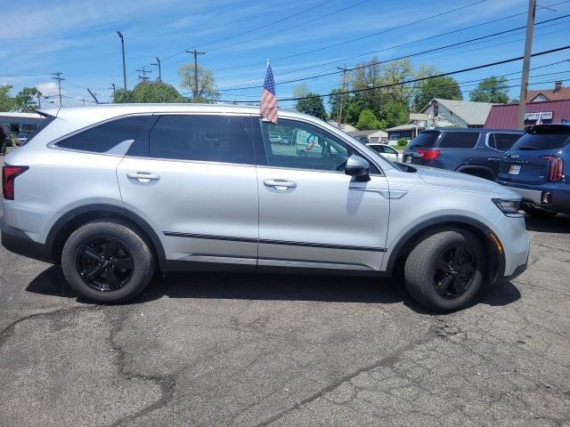 used 2022 Kia Sorento car, priced at $25,158