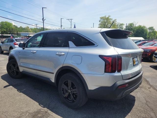 used 2022 Kia Sorento car, priced at $25,158