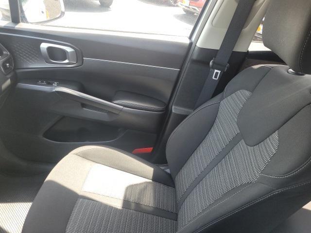 used 2022 Kia Sorento car, priced at $25,158