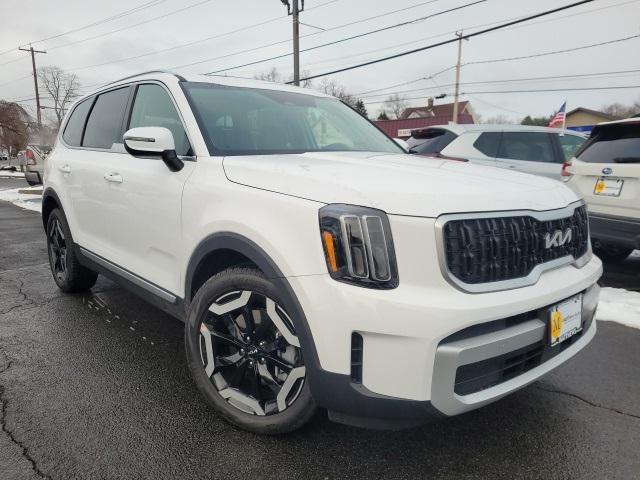 used 2025 Kia Telluride car, priced at $46,825