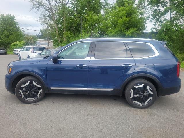 used 2024 Kia Telluride car, priced at $37,954