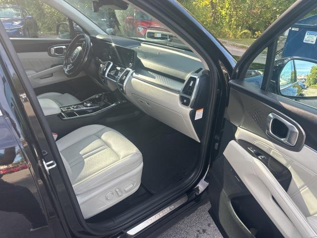used 2022 Kia Sorento Plug-In Hybrid car, priced at $32,000