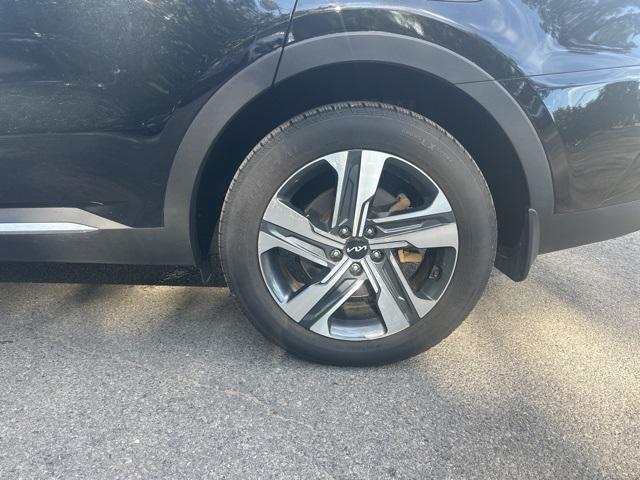 used 2022 Kia Sorento Plug-In Hybrid car, priced at $32,000