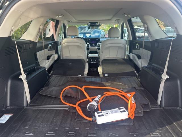 used 2022 Kia Sorento Plug-In Hybrid car, priced at $32,000